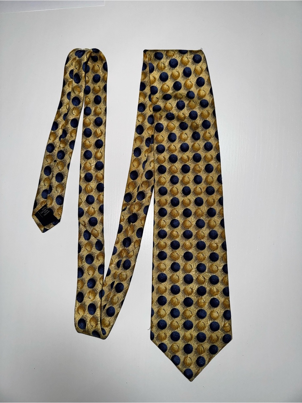 Kasper Men’s 100% Silk Jacquard Polka Dot Tie Gold Blue